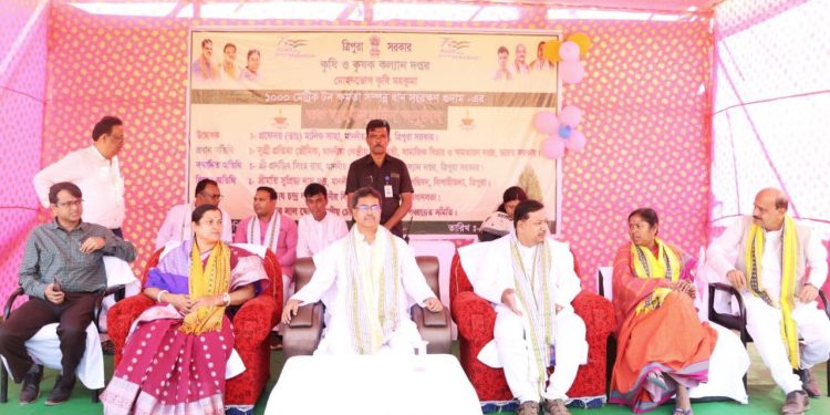 কৃষি ক্ষেত্রের উন্নয়নে বিশেষ অগ্রাধিকার দিয়েছে বর্তমান সরকার।