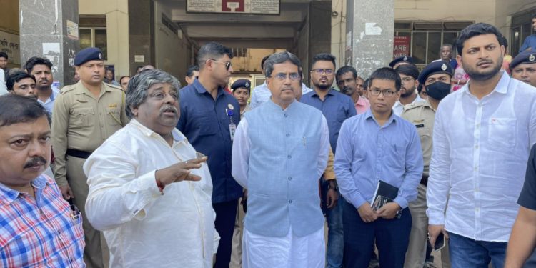 উত্তর জেলা হাসপাতাল পরিদর্শন করলেন মুখ্যমন্ত্রী