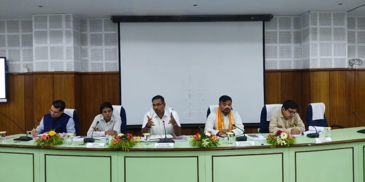 ডিসেম্বরের মধ্যে প্রতি বাড়িতে জল পৌঁছে দিতে হবেঃ সুশান্ত