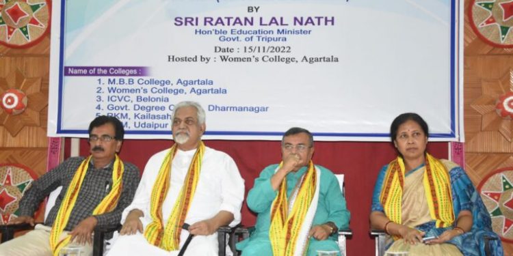 ইংরেজী ও বাংলার মাষ্টার ডিগ্রী কোর্সের সূচনা