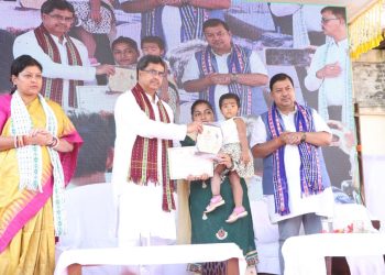 আহত দমকল কর্মীদের সম্মাননা প্রদান