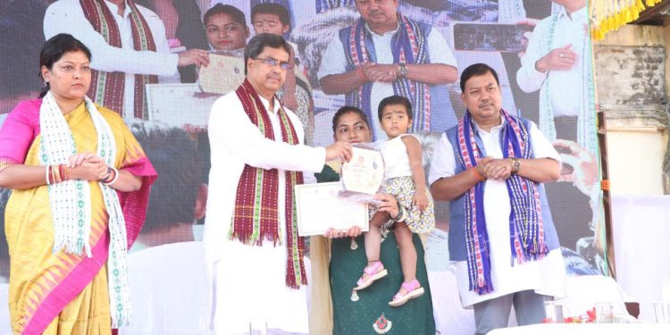 আহত দমকল কর্মীদের সম্মাননা প্রদান