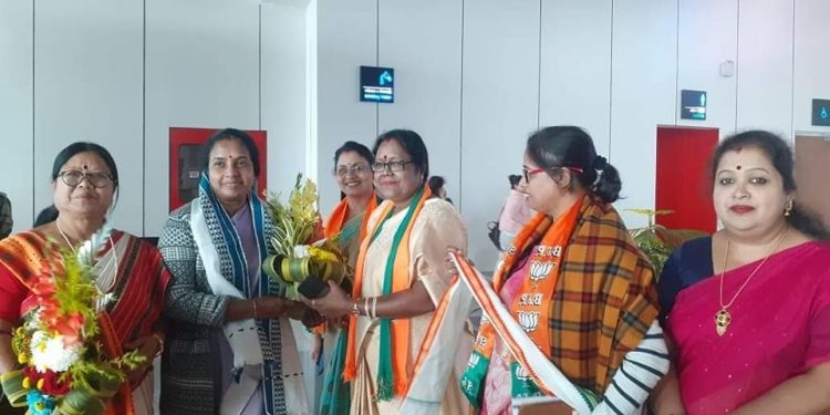 রাজ্যে আসলেন বিজেপি মহিলা মোর্চার সর্বভারতীয় সভানেত্রী