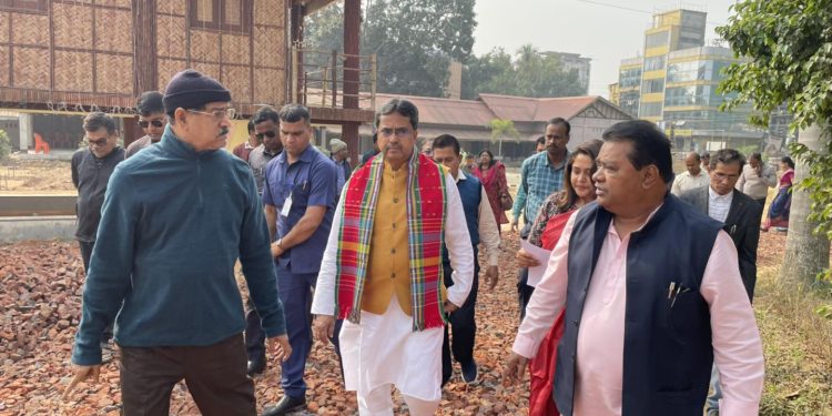পূর্বাশা পরিদর্শনে  ডঃ মানিক সাহা