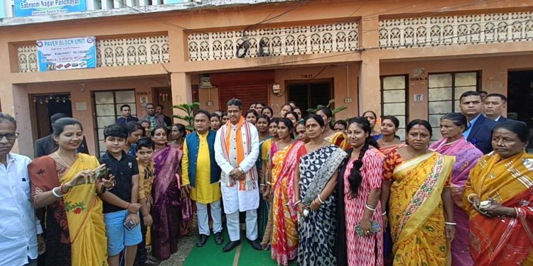 “নারীরা সব পারে”