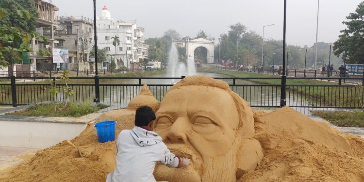 বালির ভাস্কর্য বানিয়ে মোদীকে স্বাগত জানাতে তৈরি ত্রিপুরা