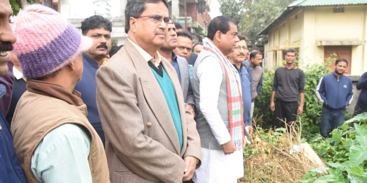 নাম ভট্ট পুকুর, অথচ পুকুরটাই নেই।