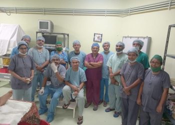 জটিল অস্ত্রোপচারে নজির স্থাপন করলেন চিকিৎসকরা।