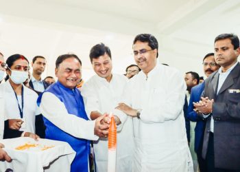 স্বাস্থ্যসেবাকে জেলাস্তরে জনসাধারণের কাছে সুলভে পৌঁছে দেওয়ার জন্য সর্বদা সচেষ্ট সরকার।