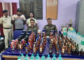 রাজধানী থেকে প্রচুর পরিমানে অবৈধ মদ উদ্ধার