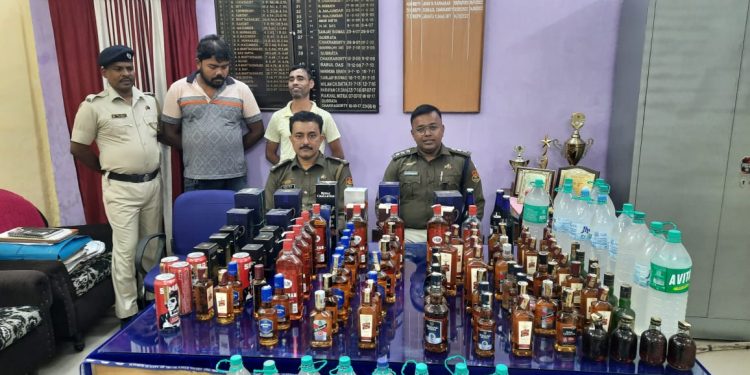 রাজধানী থেকে প্রচুর পরিমানে অবৈধ মদ উদ্ধার