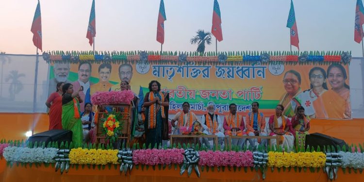 বিজেপি সরকার গঠন হওয়ার পর মহিলা সশক্তি করনের উপর জোর দিয়েছে