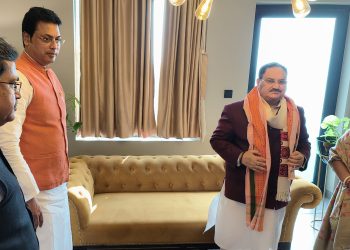 রাজ্য নেতৃত্বের সাথে বৈঠক করলেন জে পি নাড্ডা