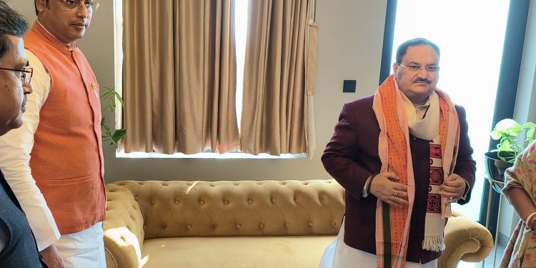 রাজ্য নেতৃত্বের সাথে বৈঠক করলেন জে পি নাড্ডা
