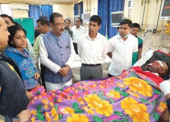 সুমন দাসকে দেখতে হাসপাতালে প্রদেশ সভাপতি