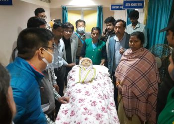 এন সির প্রয়ানে শোকাহত প্রতিমা