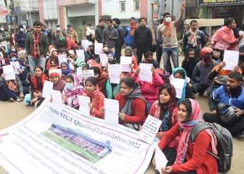 শিক্ষামন্ত্রীর সাথে সাক্ষাৎ করার আবেদন পরীক্ষার্থীদের