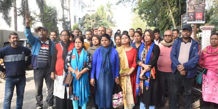 ১৬ জানুয়ারি রাজধানীতে মহা মিছিলে ১০৩২৩ চাকরিচ্যুতদের