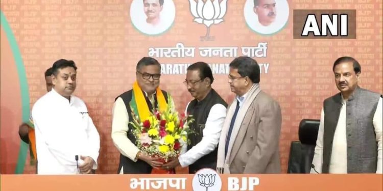 বিজেপিতে সুবল ভৌমিক ও মবস্বর আলি।