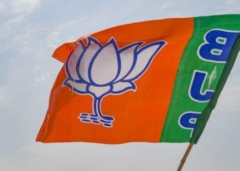 রাত পোহালেই পদ্মে আগমন ত্রয়ীর।