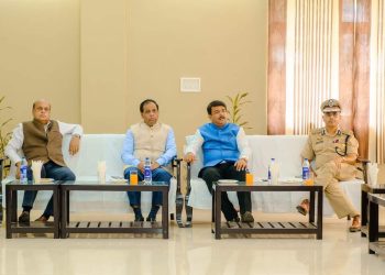 বিলোনিয়া সার্কিট হাউজে উচ্চ পর্যায়ের এক প্রশাসনিক বৈঠক