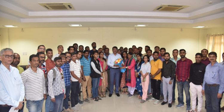 সাংবাদিকদের সাথে এক সৌজন্যে সাক্ষাৎ