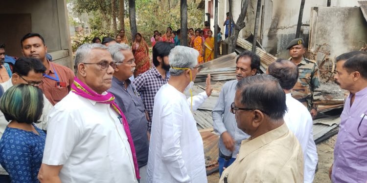 দুর্গাবাড়ি এলাকায় ক্ষতিগ্রস্ত এলাকা পরিদর্শন