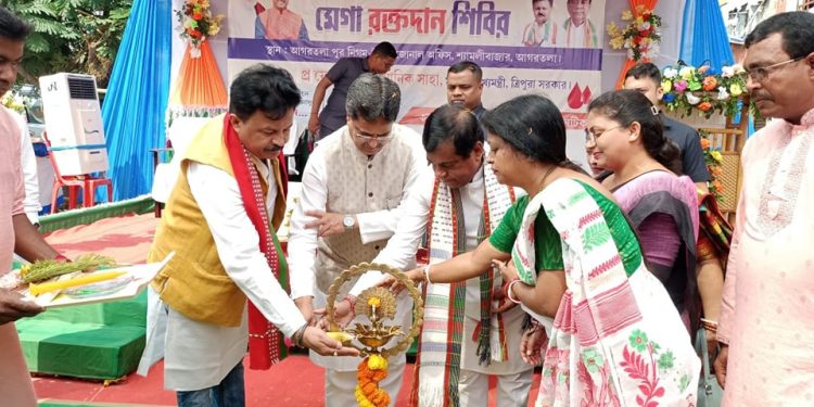 রক্তদানের মহান দানে গড়ে উঠুক ভেদাভেদহীন রক্তের সম্পর্ক।