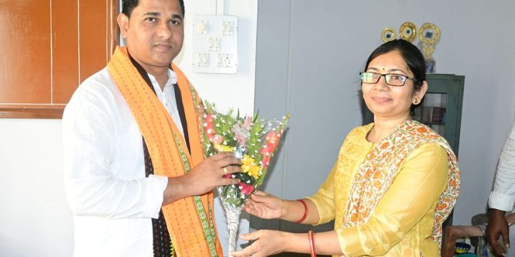 ভেটেরিনারি কলেজের সমস্যা পরিদর্শনে মন্ত্রী