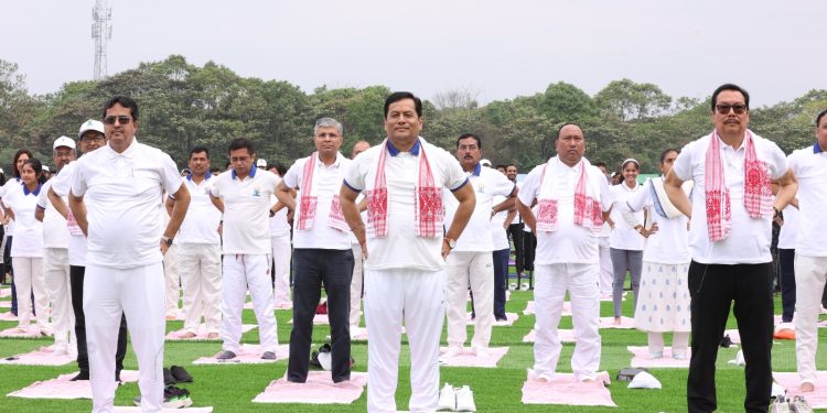 আসামের ডিব্রুগড় বিশ্ববিদ্যালয়ের যোগ মহোৎসবে অংশগ্রহন করেন মুখ্যমন্ত্রী মানিক সাহা ৷