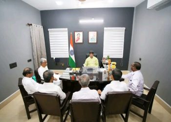 সোমবার সিপিআই-এম-এর ছয় সদস্যের একটি প্রতিনিধিদল আজ মাননীয় মুখ্যমন্ত্রী ডঃ মানিক সাহার সঙ্গে তাঁর সরকারি বাসভবনে সাক্ষাৎ করেন।