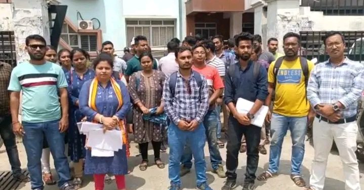 প্রশ্ন পত্রে ভুল ! টেট পরীক্ষার্থীদের ডেপুটেশন।