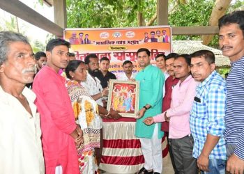 ফটিকরায় মন্ডল যুবমোর্চার উদ্যোগে রাধানগর গ্রামে আয়োজিত এক স্বাস্থ্য শিবিরের আয়োজন করা হয়।