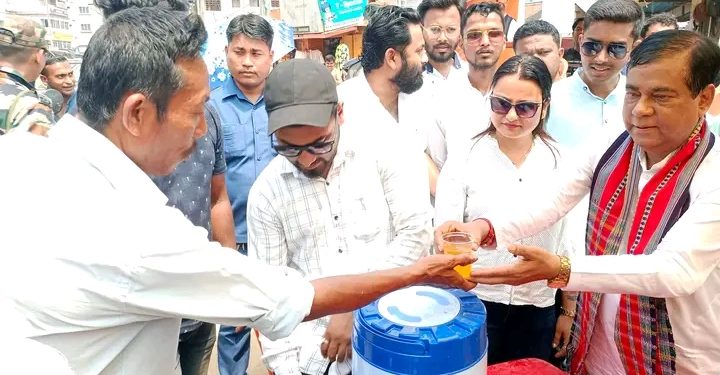 প্রচন্ড গরমে নাজেহাল অবস্থা শহরবাসীর