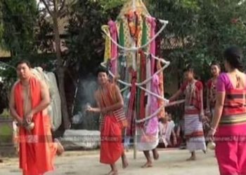 ত্রিপুরার আদিবাসীদের বড় উৎসব হল গড়িয়া পূজা। আর উৎসব মানেই সকলের মিলনমেলা।