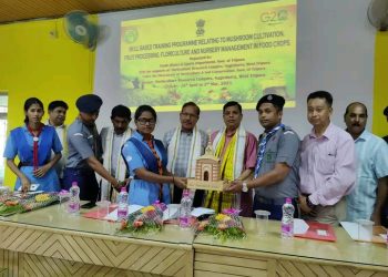 মাশরুম চাষ, ফল প্রক্রিয়াকরন,ফুল চাষ ভিত্তিক প্রশিক্ষণ কর্মসূচীর দ্বিতীয় দিনে প্রদীপ প্রজ্জ্বলোনের মধ্য দিয়ে কার্যক্রমের শুভারম্ভ হয়