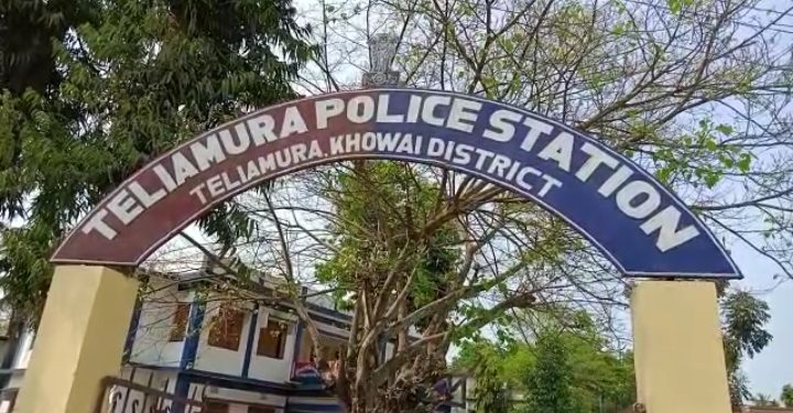 গভীর জঙ্গল থেকে উদ্ধার দেশি গাঁদা বন্দুক