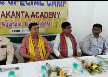 উমাকান্ত একাডেমীর এন এস এস ইউনিটের পক্ষ থেকে রক্ত দান শিবিরের আয়োজন করা হয়