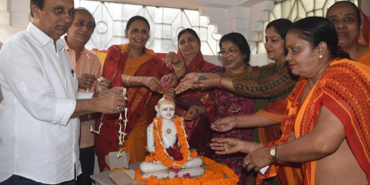 যথাযোগ্য মর্যাদায় পালিত হচ্ছে ভগবান মহাবীরের  জন্মজয়ন্তী