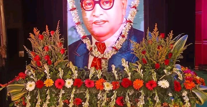 সোমবার আগরতলা রবীন্দ্র শতবার্ষিকী ভবনে আয়োজিত আম্বেদকর জন্মজয়ন্তী উদযাপন সপ্তাহ ব্যাপী অনুষ্ঠানের সমাপ্তি ও আলোচনাচক্রের আয়োজন করা হয়।