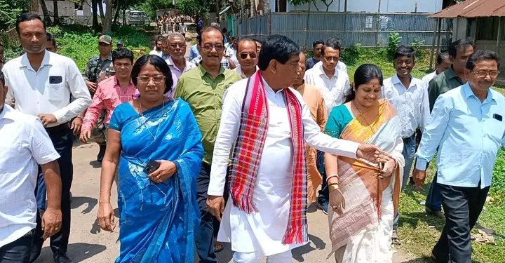 আগরতলা পুর নিগমের ৪৯নং ওয়ার্ডের বৈষ্ণবটিলা এলাকায় বেহাল অবস্থায় পড়ে থাকা তিনটি জায়গায় সংস্কারের কাজে হাত দেবে পুর পরিষদ