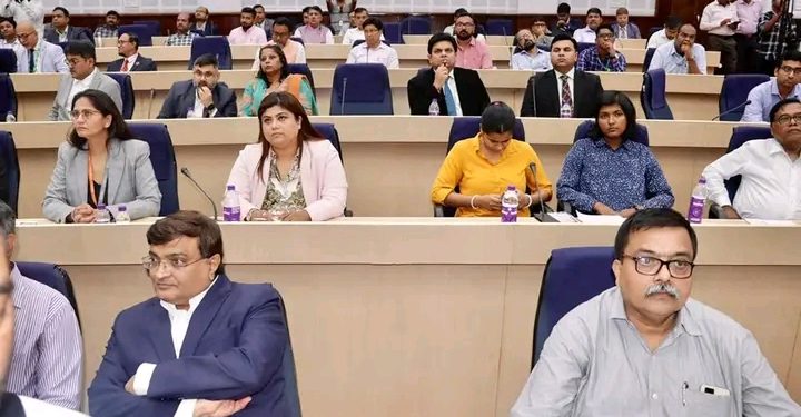 মঙ্গলবার ২রা মে আগরতলা প্রজ্ঞা ভবন-এ বিনিয়োগযোগ্য সুযোগের উপর ত্রিপুরা গোলটেবিলের আয়োজন করা হয় ৷