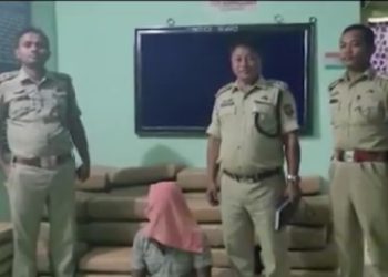 ফের কন্টেইনার গাড়ি থেকে গাঁজা আটক!!