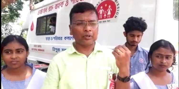 উত্তর জেলার চন্দ্রপুর সরকারি দ্বাদশ শ্রেনী বিদ্যালয়ের NSS Unit এর উদ্যোগে রক্তদান শিবিরের আয়োজন করা হয়।