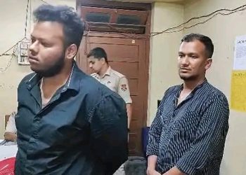 মুখ্যমন্ত্রীর কনভয়ে ধাক্কা, গাড়ি সহ আটক দুই যুবক!!