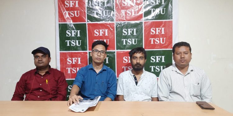 ভারতের ছাত্র ফেডারেশনের পক্ষ থেকে বুধবার ছাত্রযুব ভবনে এক সাংবাদিক সম্মেলনের আয়োজন করা হয়