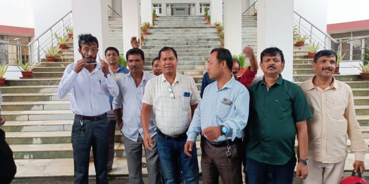 সর্বশিক্ষা নিয়োজিত শিক্ষকদের নিয়মিত করনের দাবি বাতিল করল হাইকোর্ট ৷