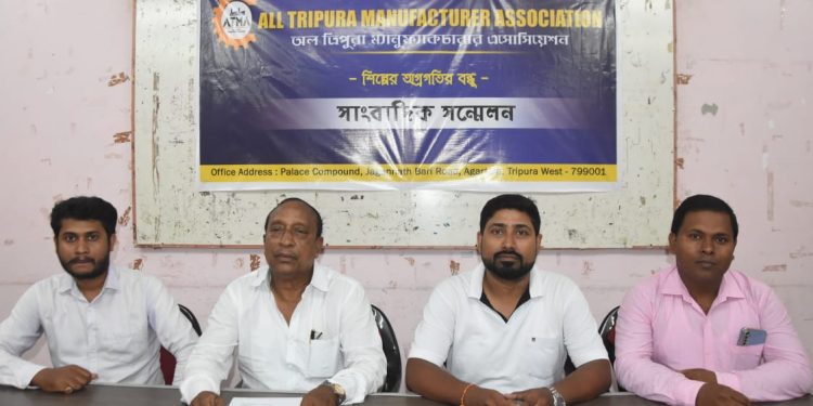 অল ত্রিপুরার ম্যানুফ্যাকচারার অ্যাসোসিয়েশন” নামে একটি সংগঠন তাদের আহ্বায়ক কমিটি তৈরি করে
