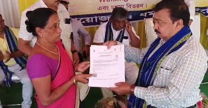 রবিবার ২১শে মে ধর্মনগর বয়েজ ক্লাব এর উদ্যোগে ক্লাব প্রাঙ্গণে এক মেগা স্বাস্থ্য শিবির ও স্বেচ্ছায় রক্তদান শিবিরের আয়োজন করা হয় ৷