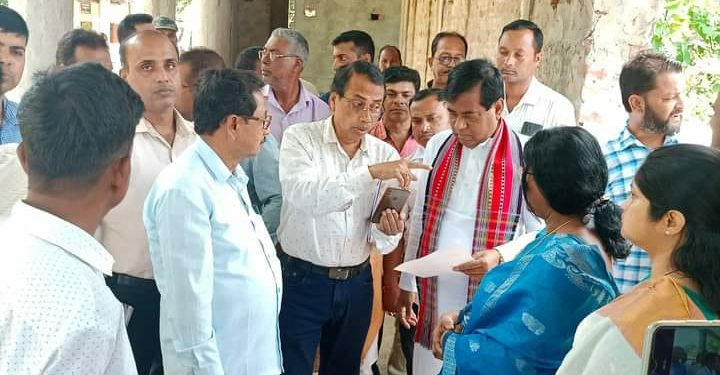 আগরতলা পুর নিগমের ৪৯নং ওয়ার্ডের বৈষ্ণবটিলা এলাকায় বেহাল অবস্থায় পড়ে থাকা তিনটি জায়গায় সংস্কারের কাজে হাত দেবে পুর পরিষদ